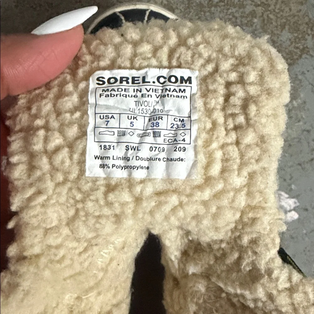 Sorel Black and Cream Winter Boots, 7 - Picture 10 of 12